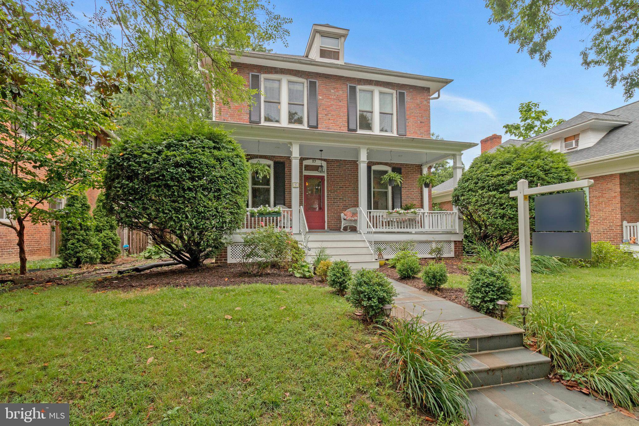 Alexandria, VA 22301,17 CEDAR ST
