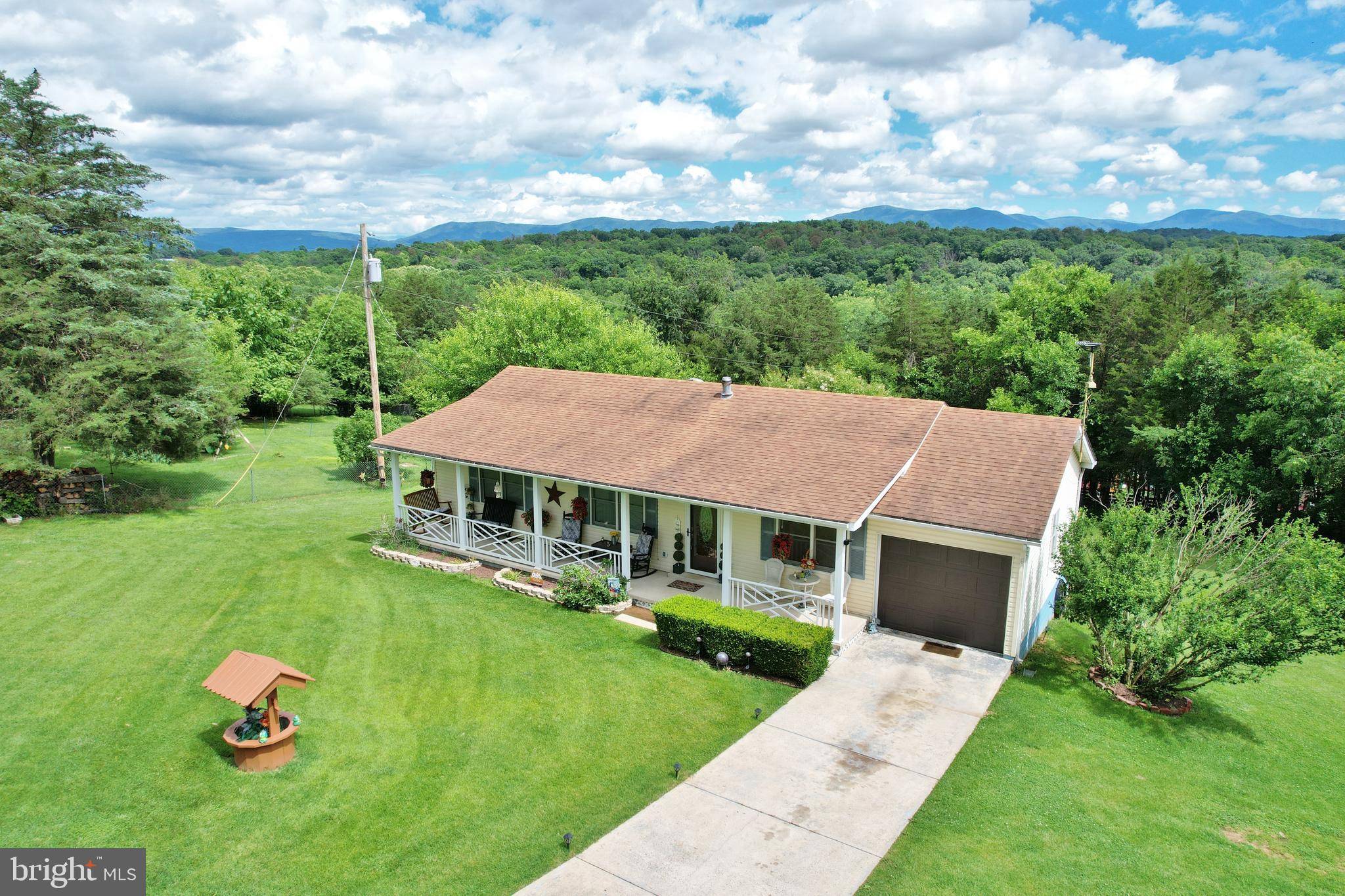 Luray, VA 22835,220 AIRSTRIP RD