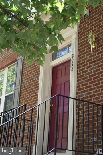 Vienna, VA 22182,2028 MADRILLON SPRINGS CT