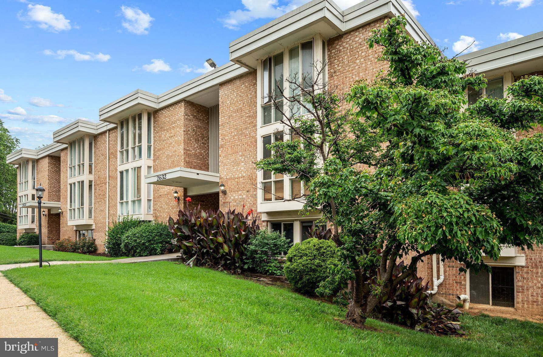 Alexandria, VA 22303,2632 WAGON DR #286