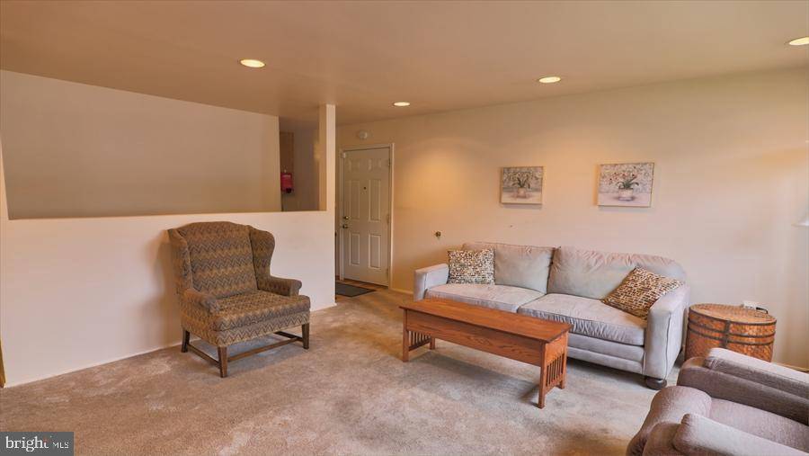 Laurel, MD 20724,3277 SUDLERSVILLE S