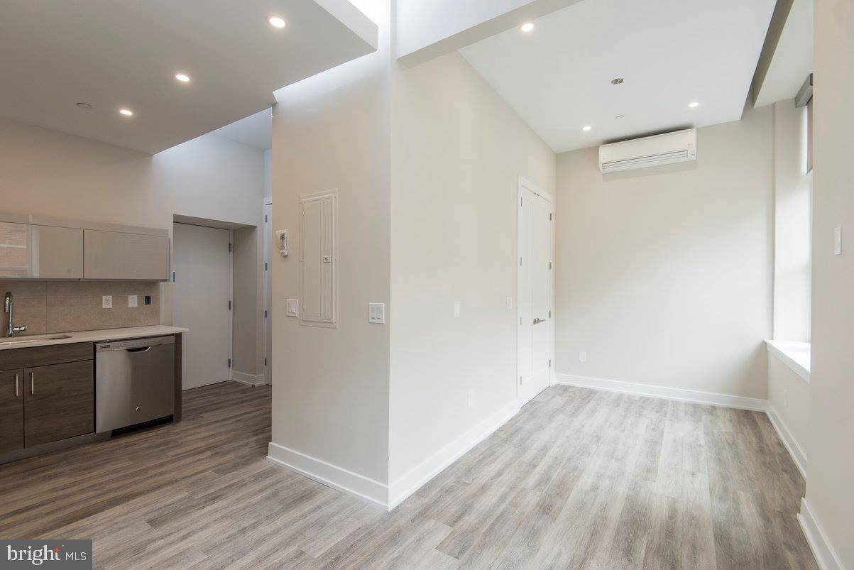 Philadelphia, PA 19107,802 SANSOM ST #301