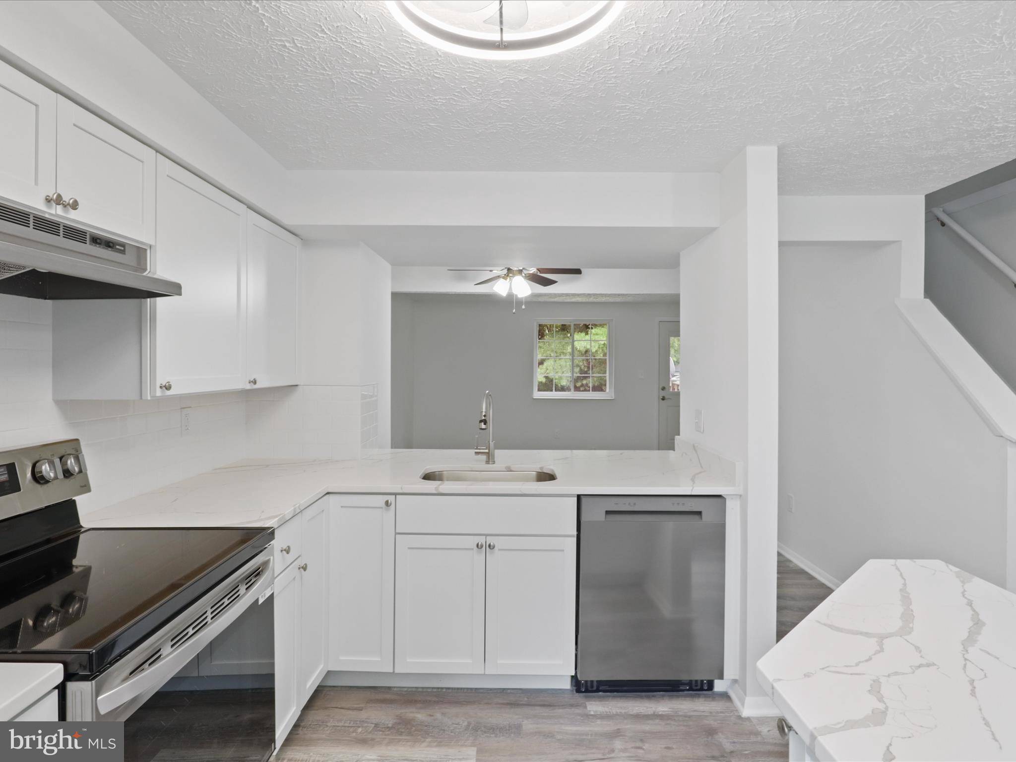 Lorton, VA 22079,8456 ROCKY KNOB CT