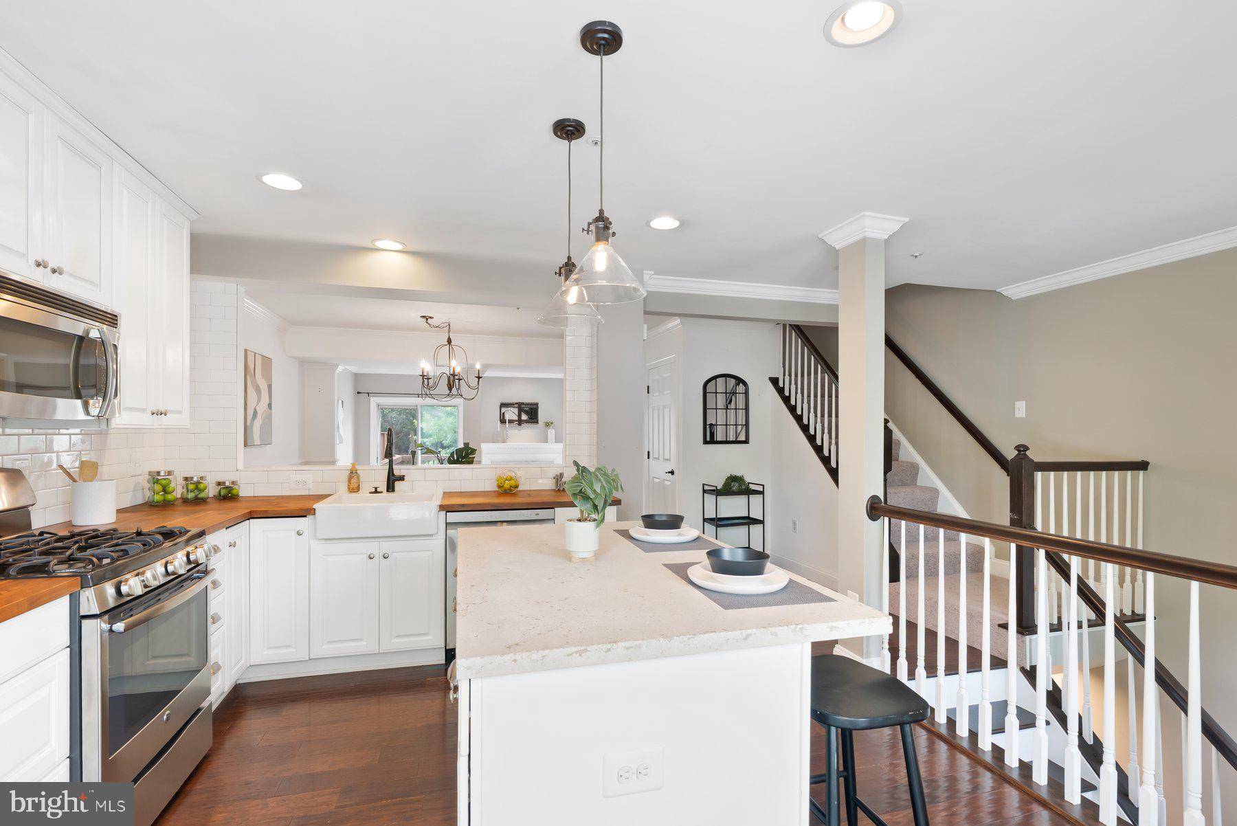 Ellicott City, MD 21043,7677 BLUEBERRY HILL LN