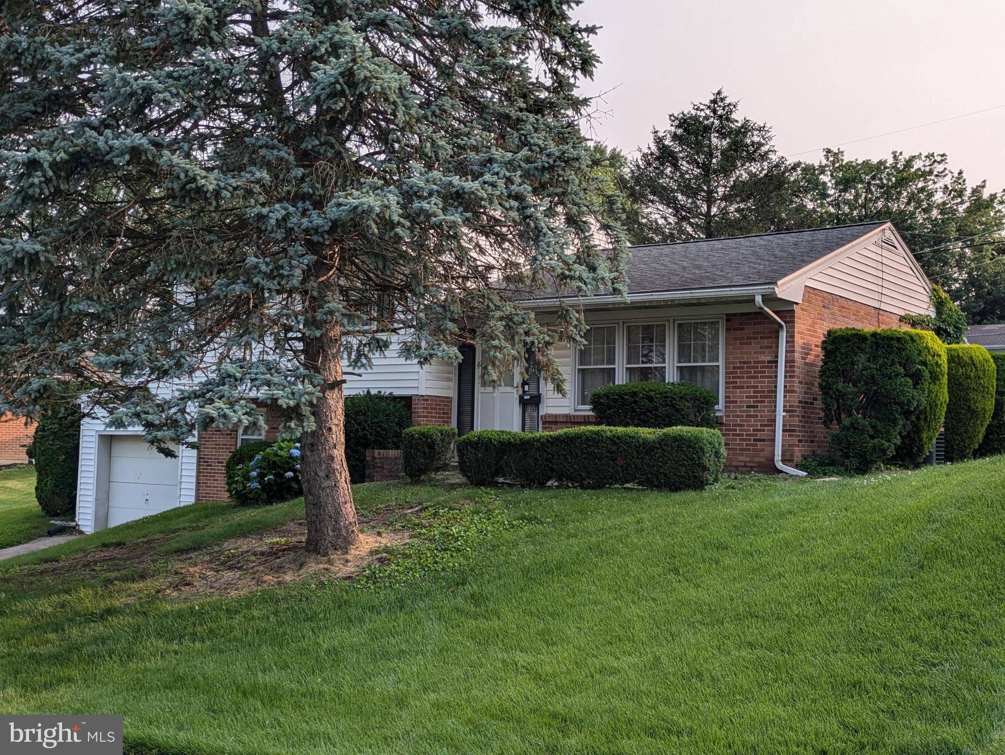 Camp Hill, PA 17011,837 W FOXCROFT DR