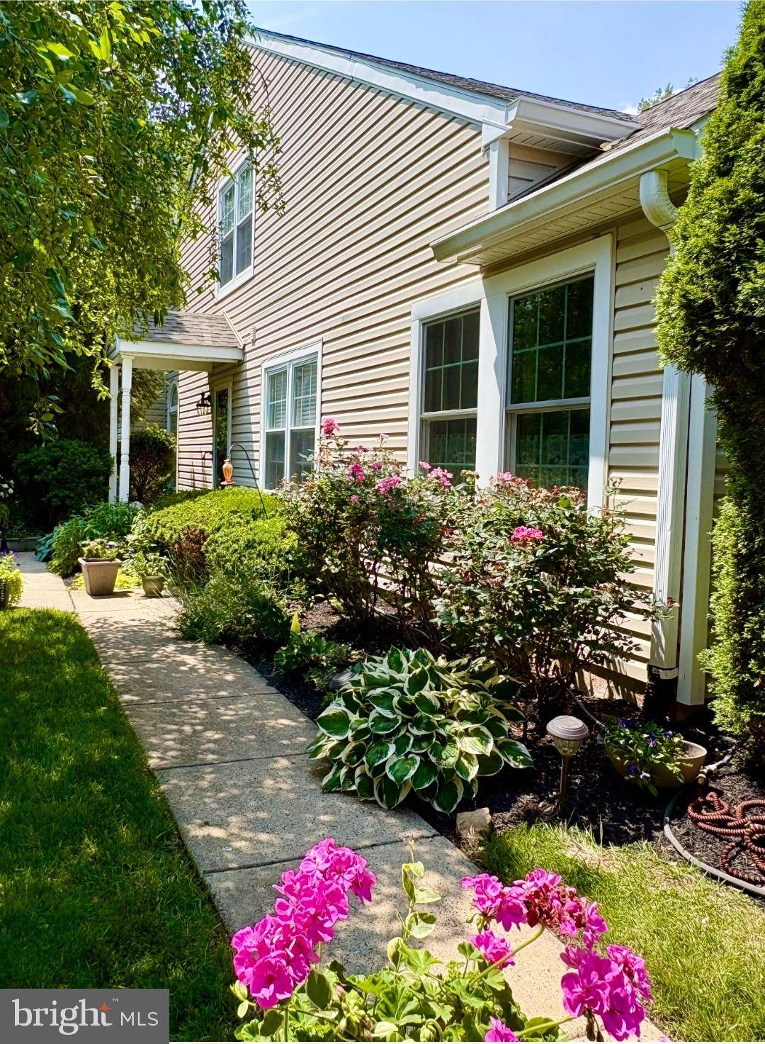 Holland, PA 18966,3307 FREEMANS LN