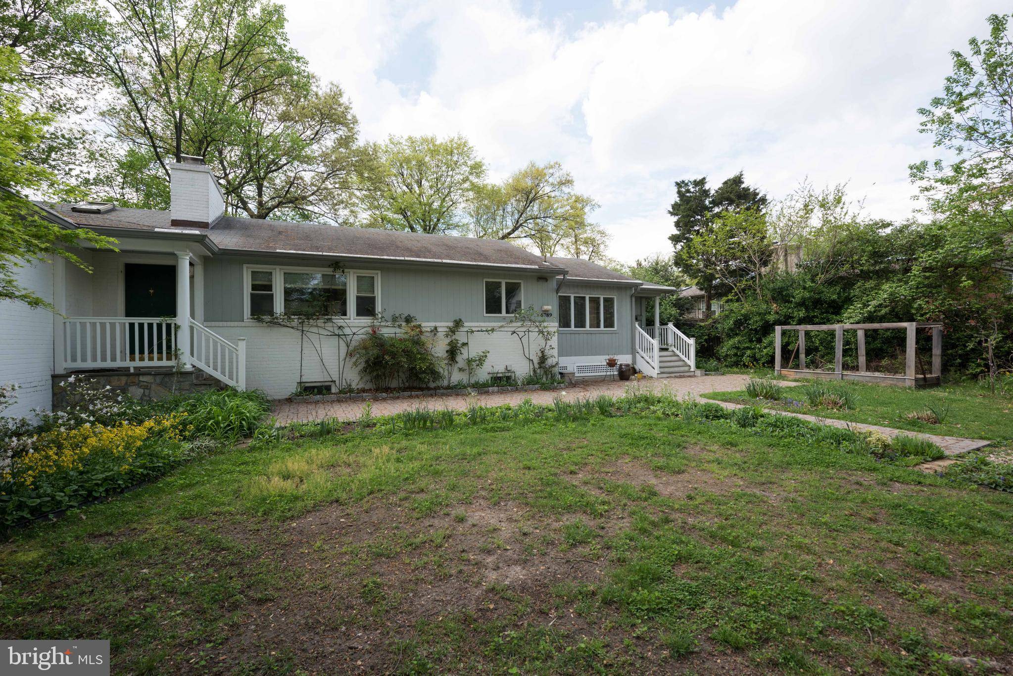 Arlington, VA 22213,6789 LITTLE FALLS RD