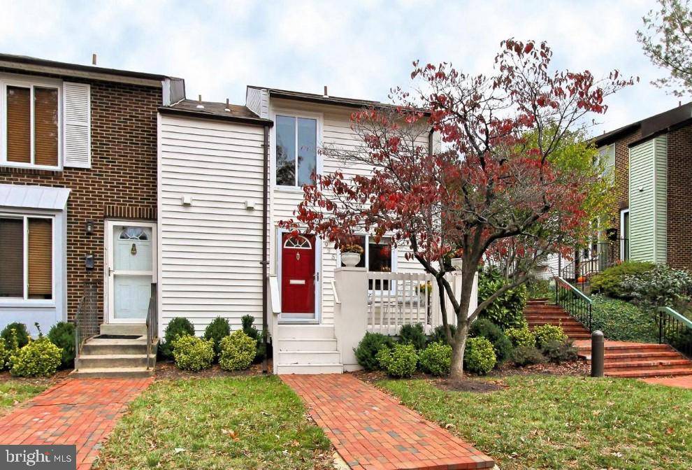 Arlington, VA 22204,935 S TAYLOR ST