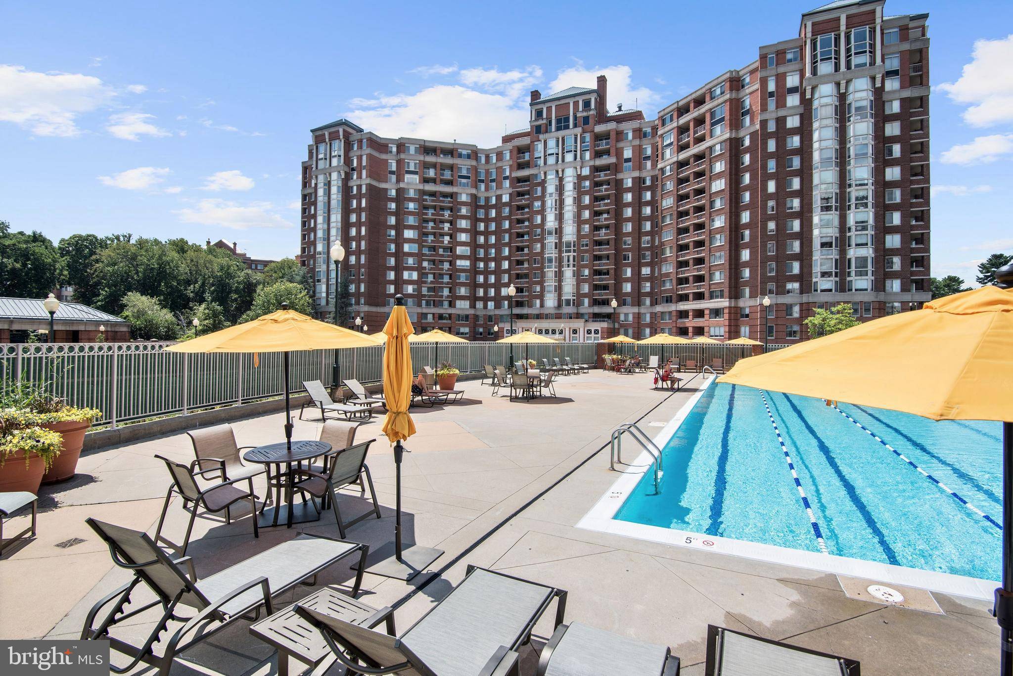 North Bethesda, MD 20852,5809 NICHOLSON #803
