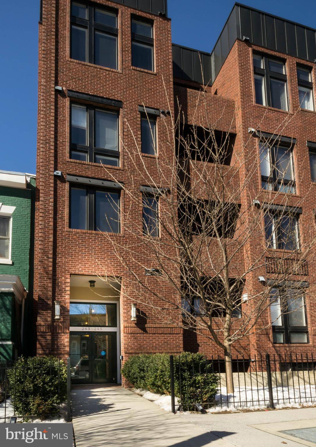 Washington, DC 20003,245 15TH ST SE #405