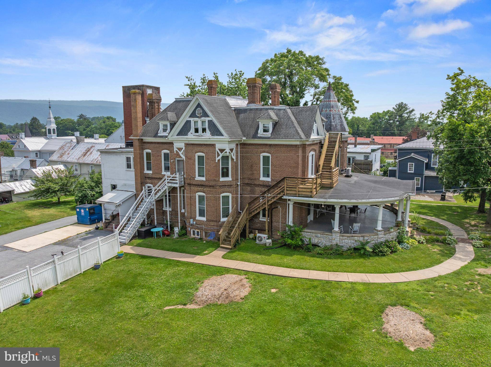Woodstock, VA 22664,118 N MUHLENBERG ST