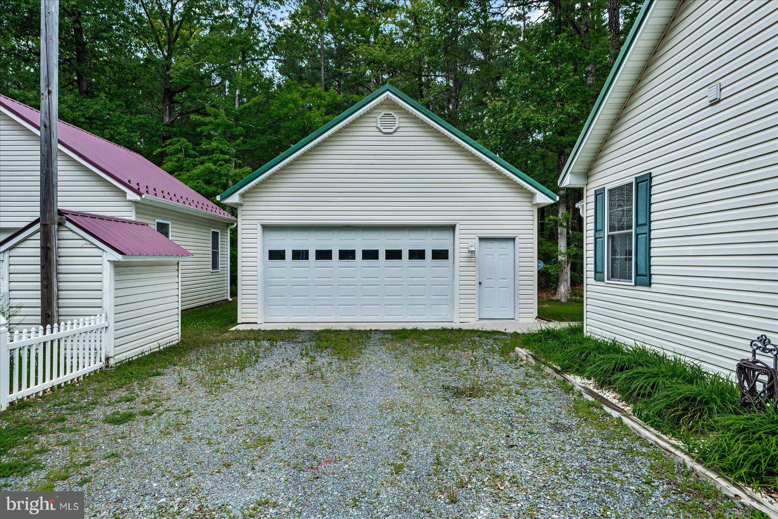 Hague, VA 22469,126 PIONEER TRAIL