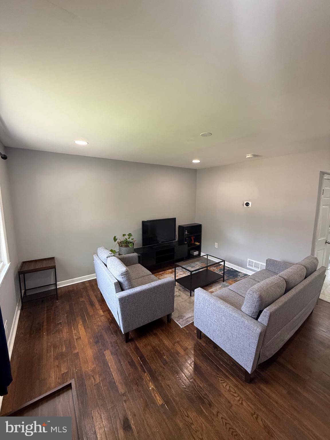 Baltimore, MD 21229,631 CHARRAWAY RD