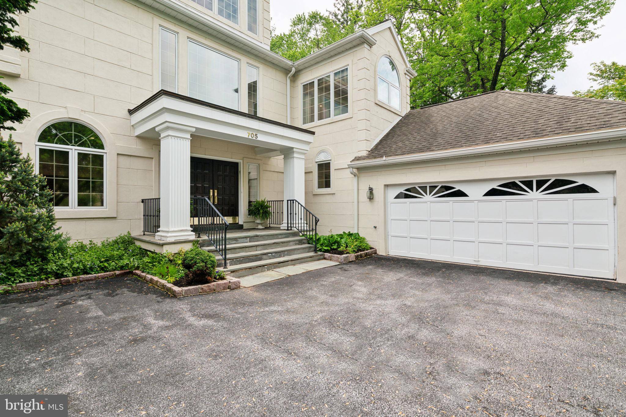 Villanova, PA 19085,705 CANTERBURY LN
