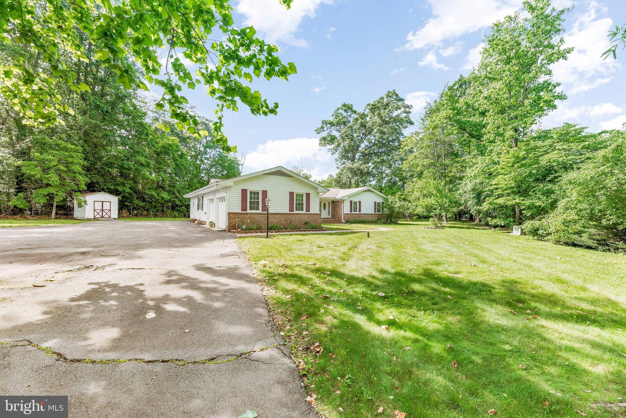 Hollywood, MD 20636,24611 GREENVIEW DR