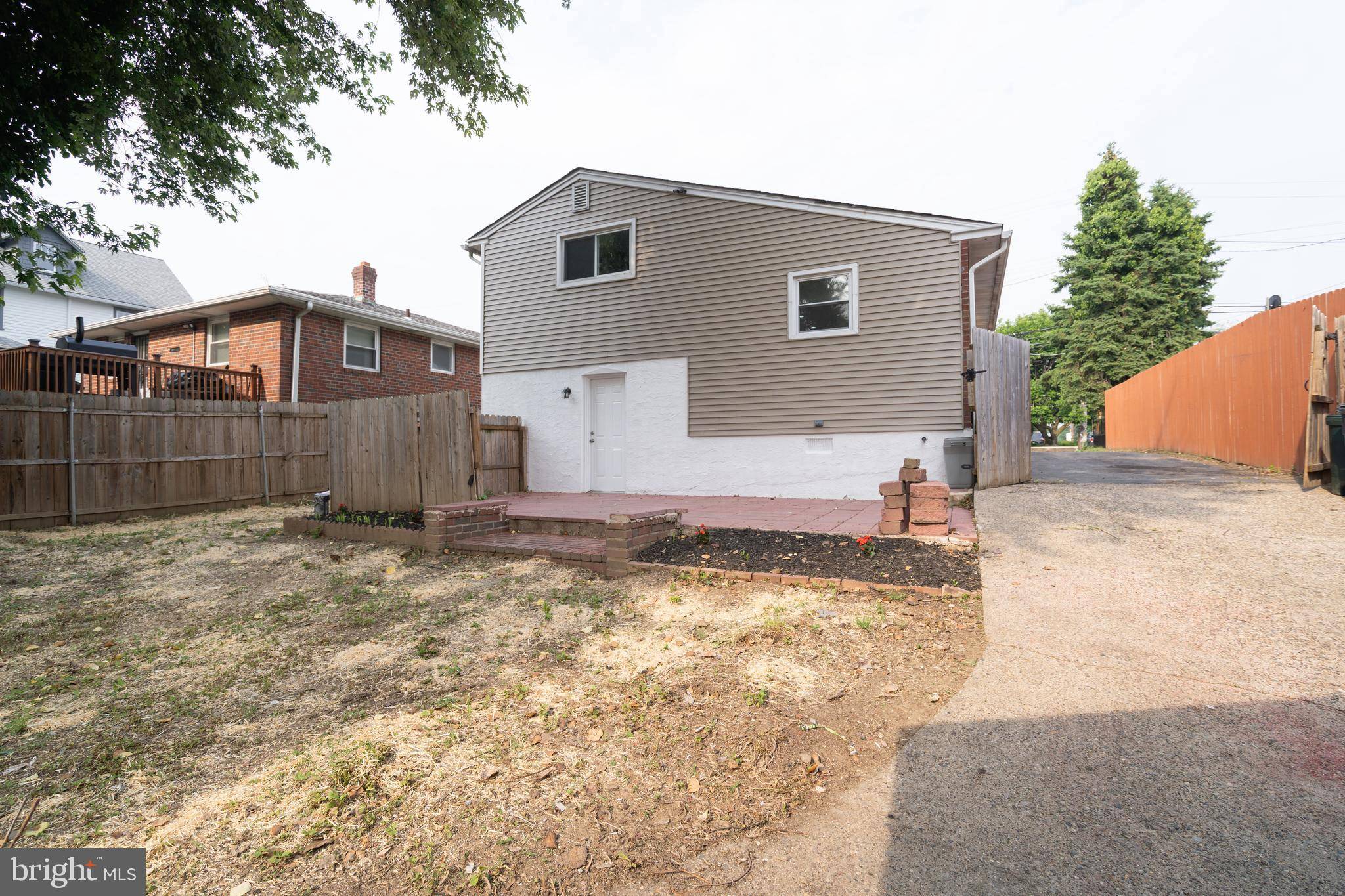 Woodlyn, PA 19094,407 FAIRVIEW RD