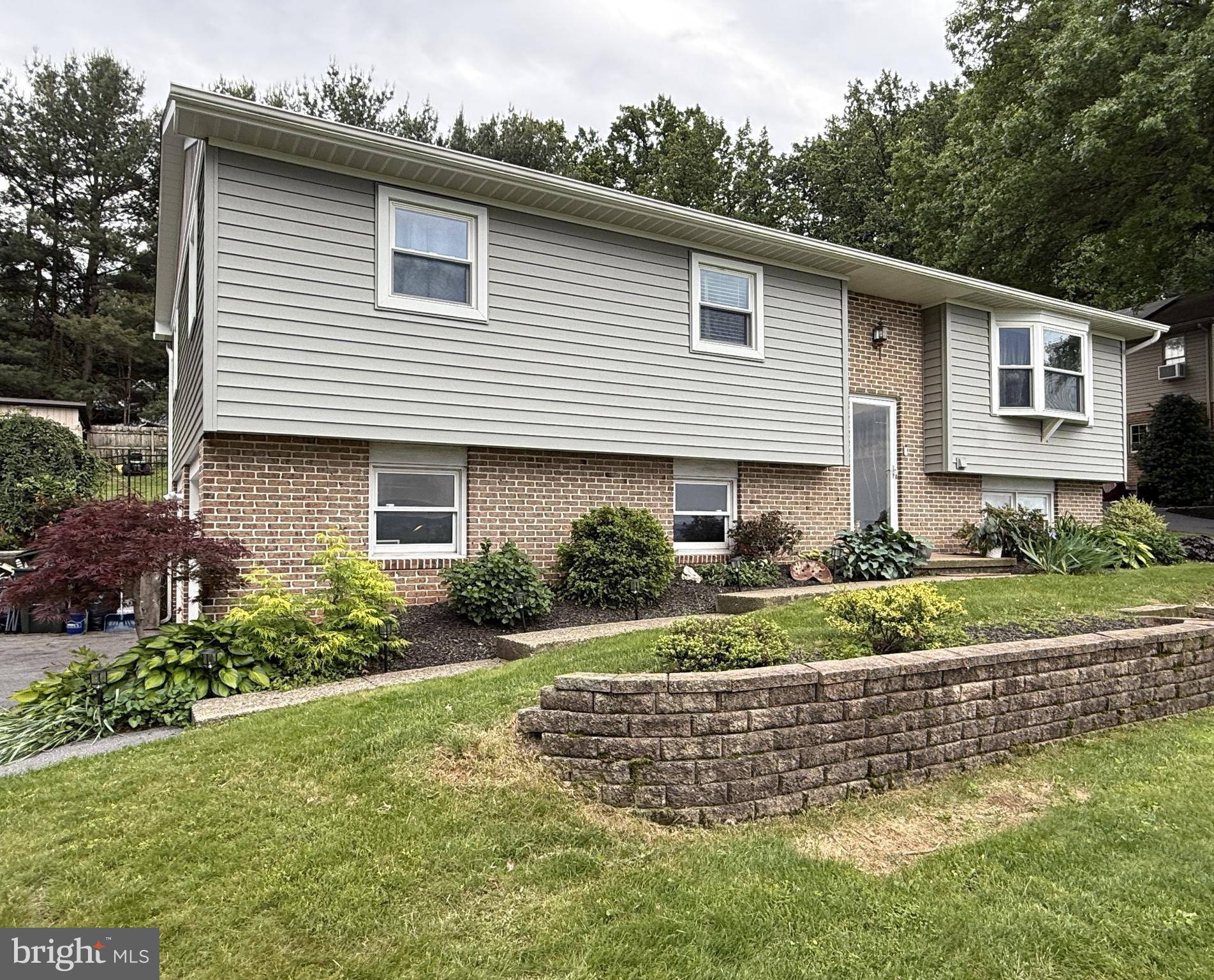 Ephrata, PA 17522,151 VALLEY VIEW DR