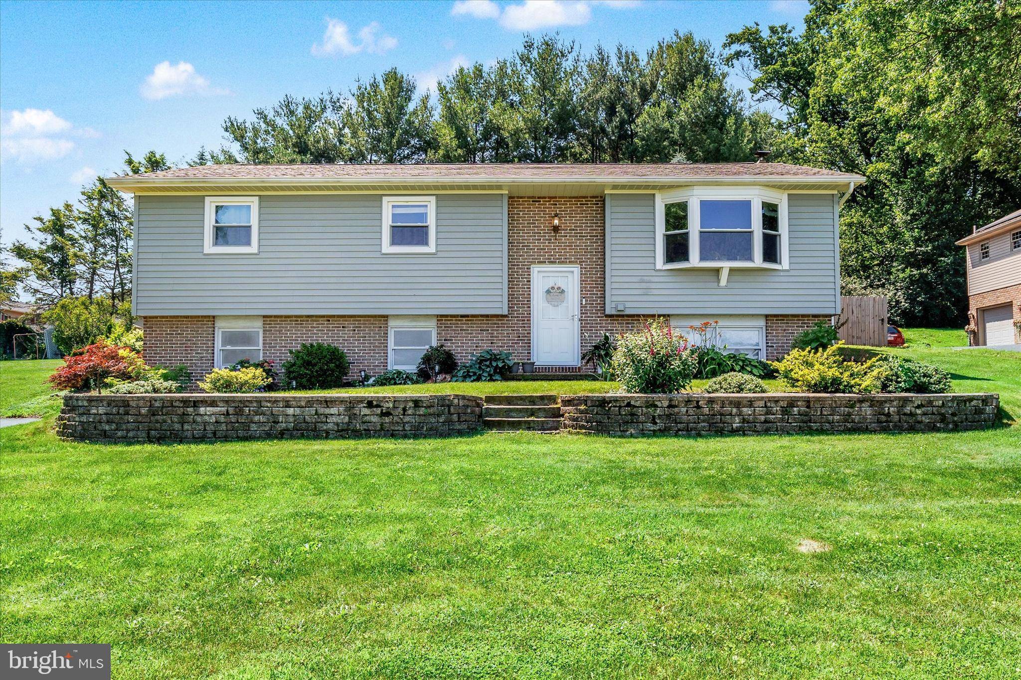 Ephrata, PA 17522,151 VALLEY VIEW DR