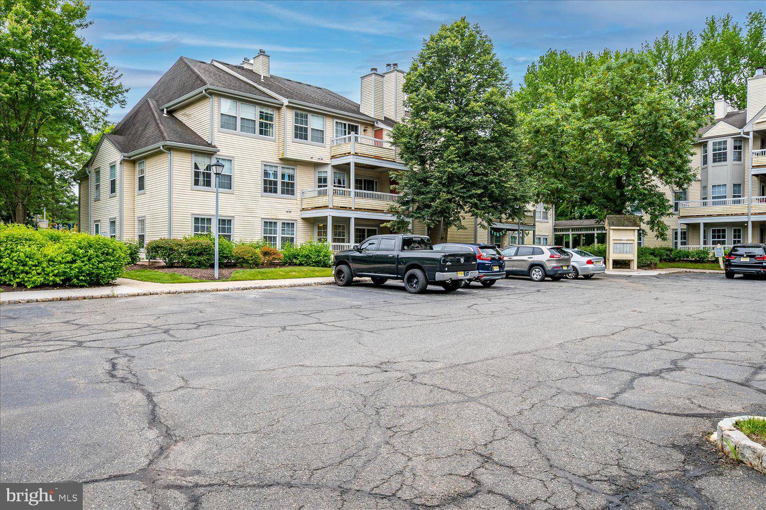 Princeton, NJ 08540,108 WRANGEL CT #1