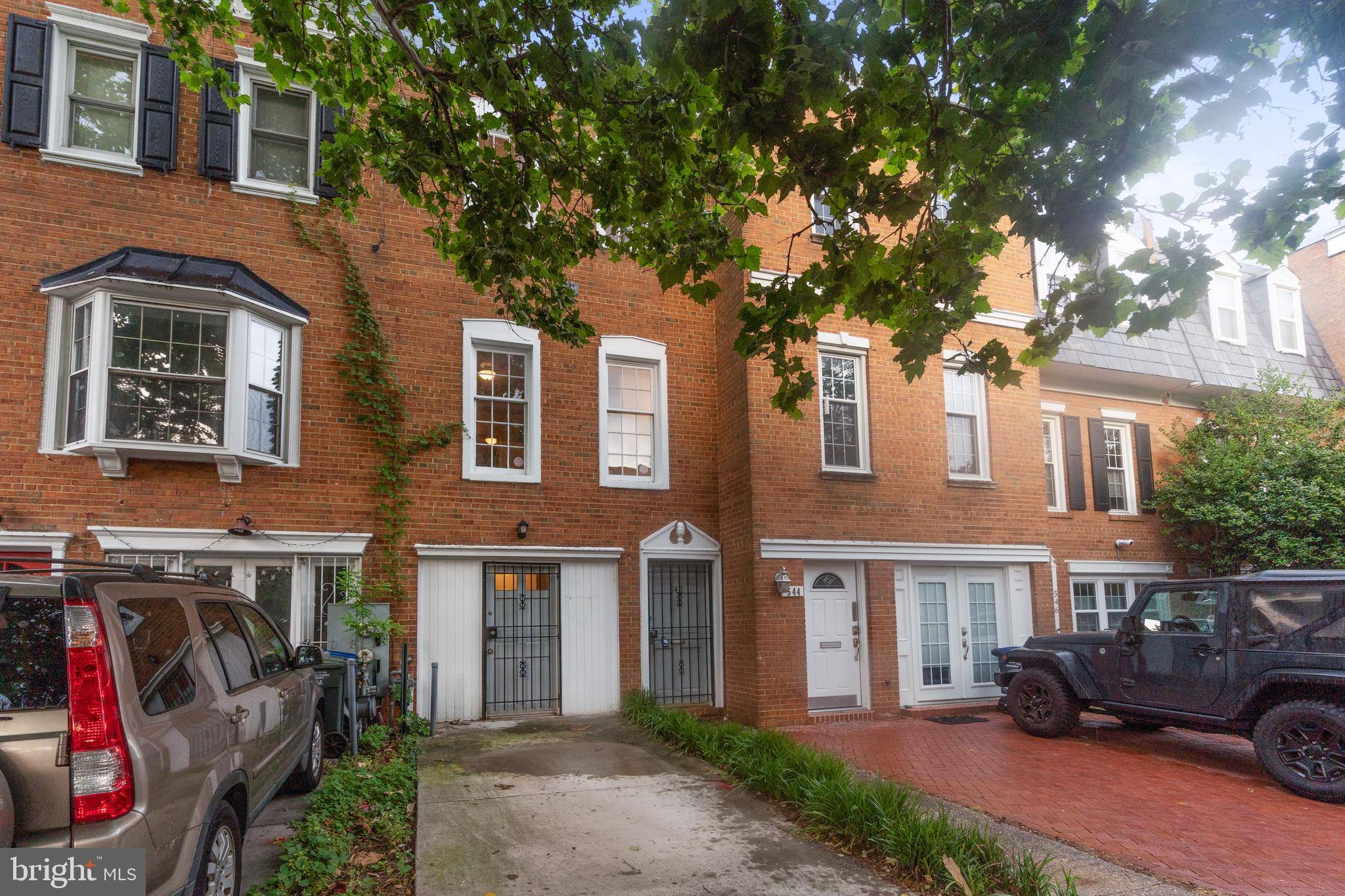 Washington, DC 20003,542 7TH ST SE
