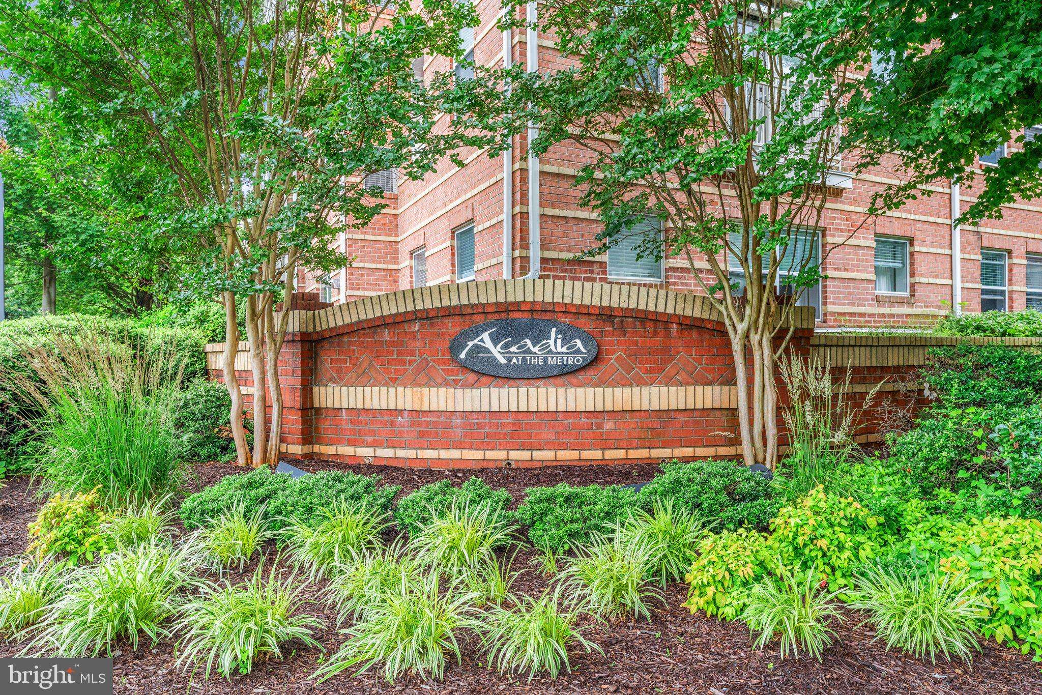 Vienna, VA 22181,9480 VIRGINIA CENTER BLVD #327