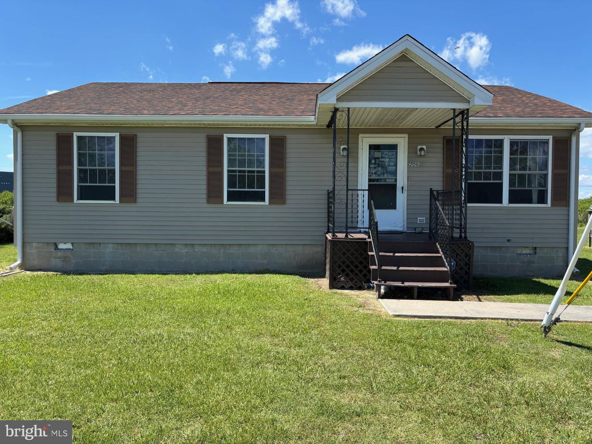 Crisfield, MD 21817,206 MARYLAND AVE