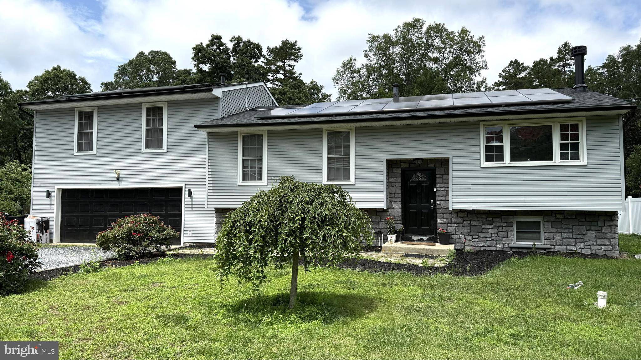 Hammonton, NJ 08037,215 SPRING GARDEN RD