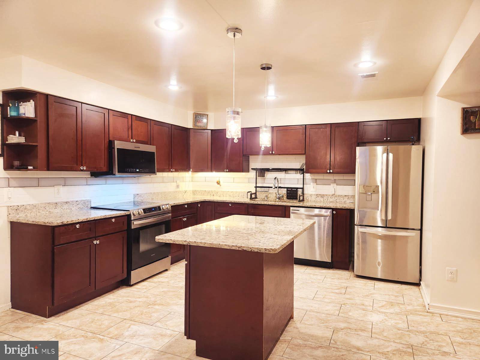 Laurel, MD 20707,6803 MAYFAIR RD