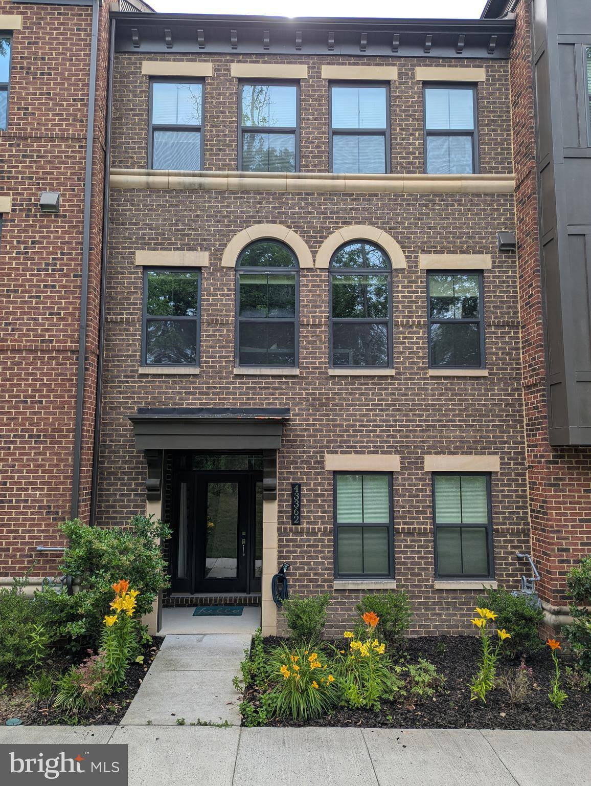 Ashburn, VA 20148,43362 APPLE ORCHARD SQ