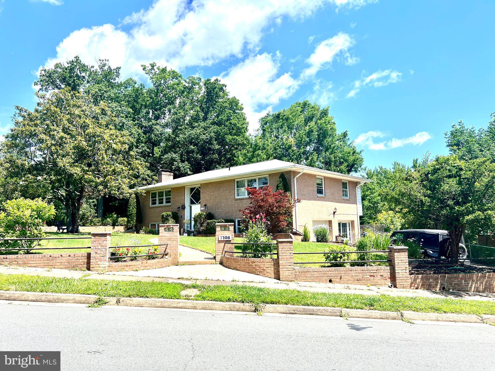 Falls Church, VA 22046,7108 WALDORF LN