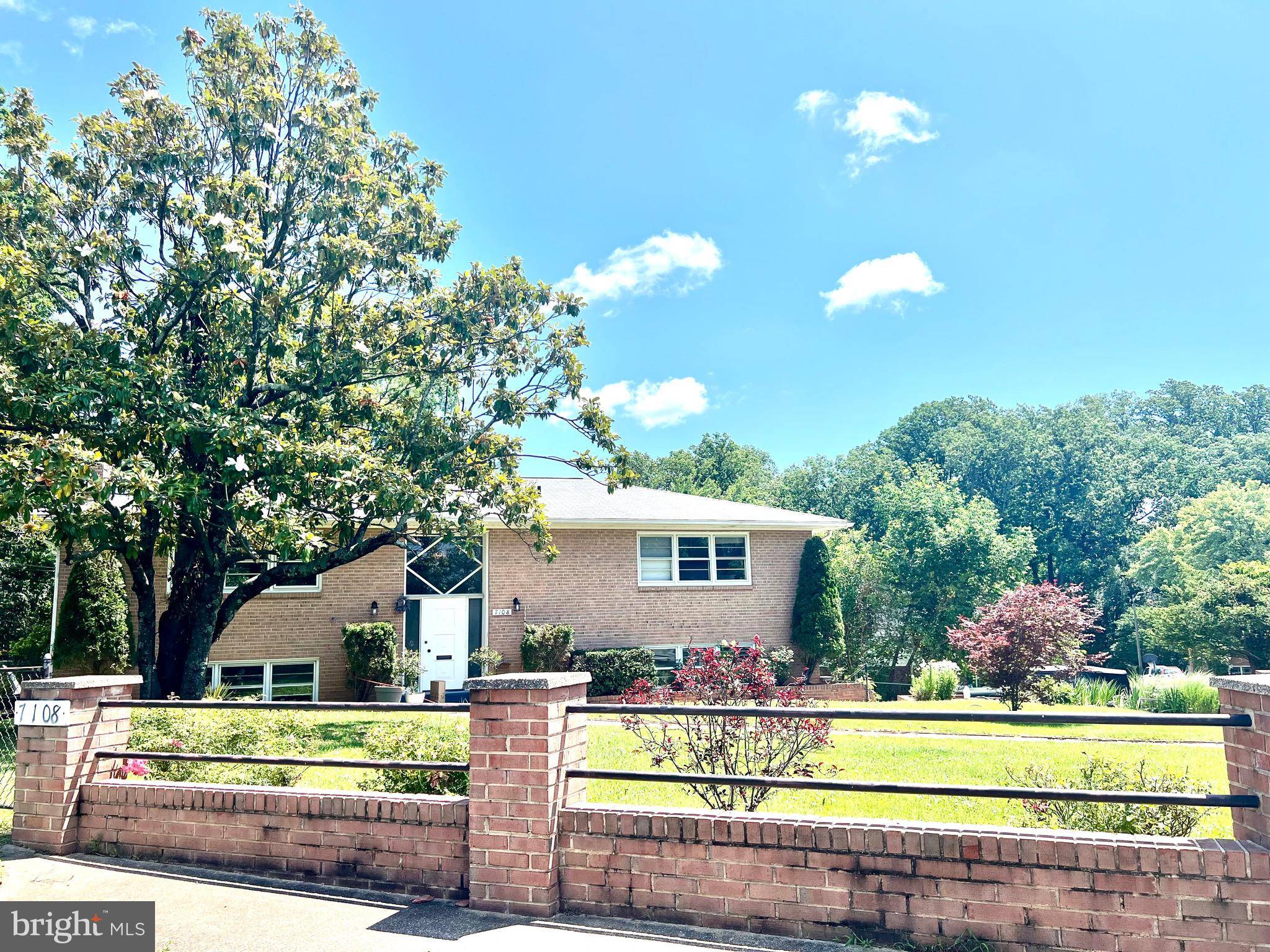 Falls Church, VA 22046,7108 WALDORF LN