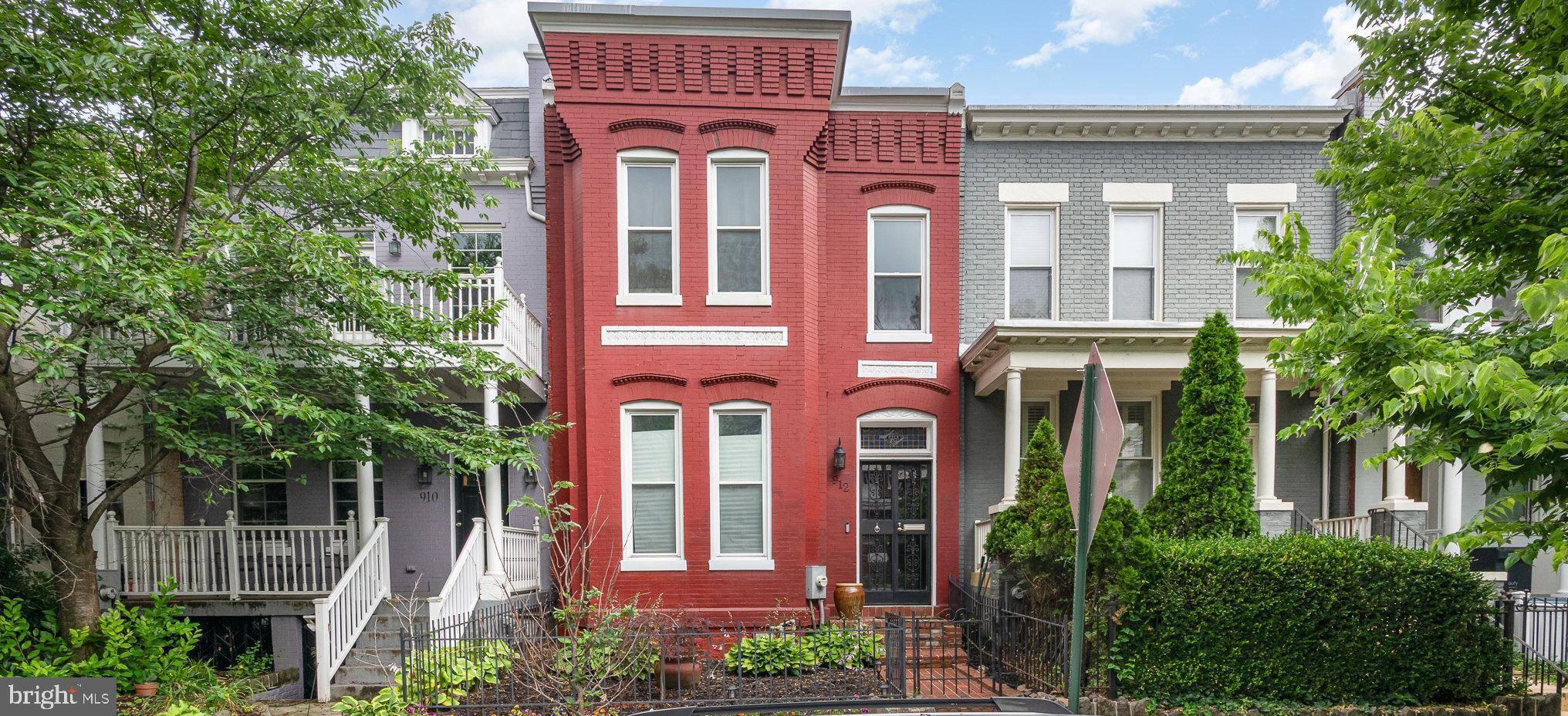 Washington, DC 20002,912 7TH ST NE