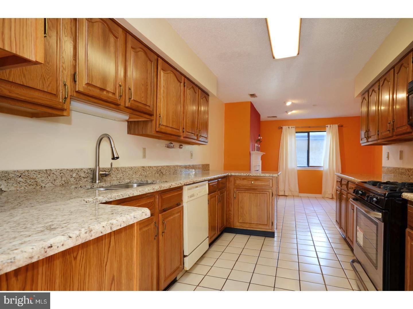 Plainsboro, NJ 08536,28 ASHFORD DR