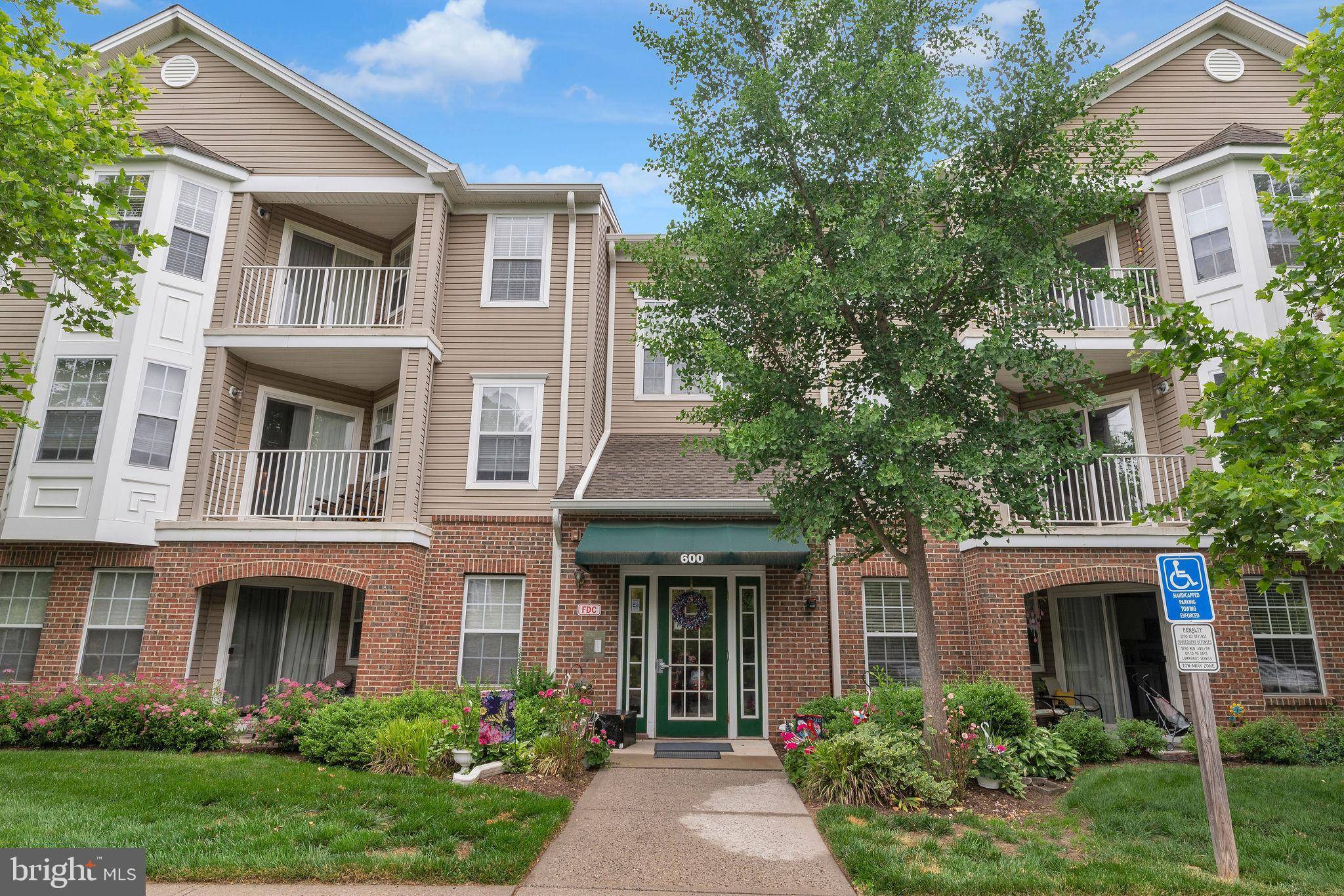 Hamilton, NJ 08690,621 MOWAT #621