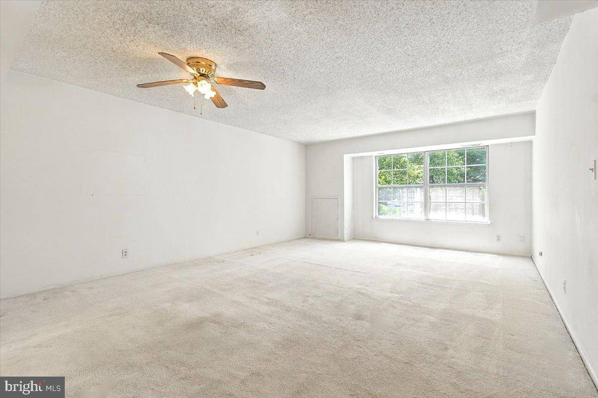 Mclean, VA 22102,7630 PROVINCIAL DR #307