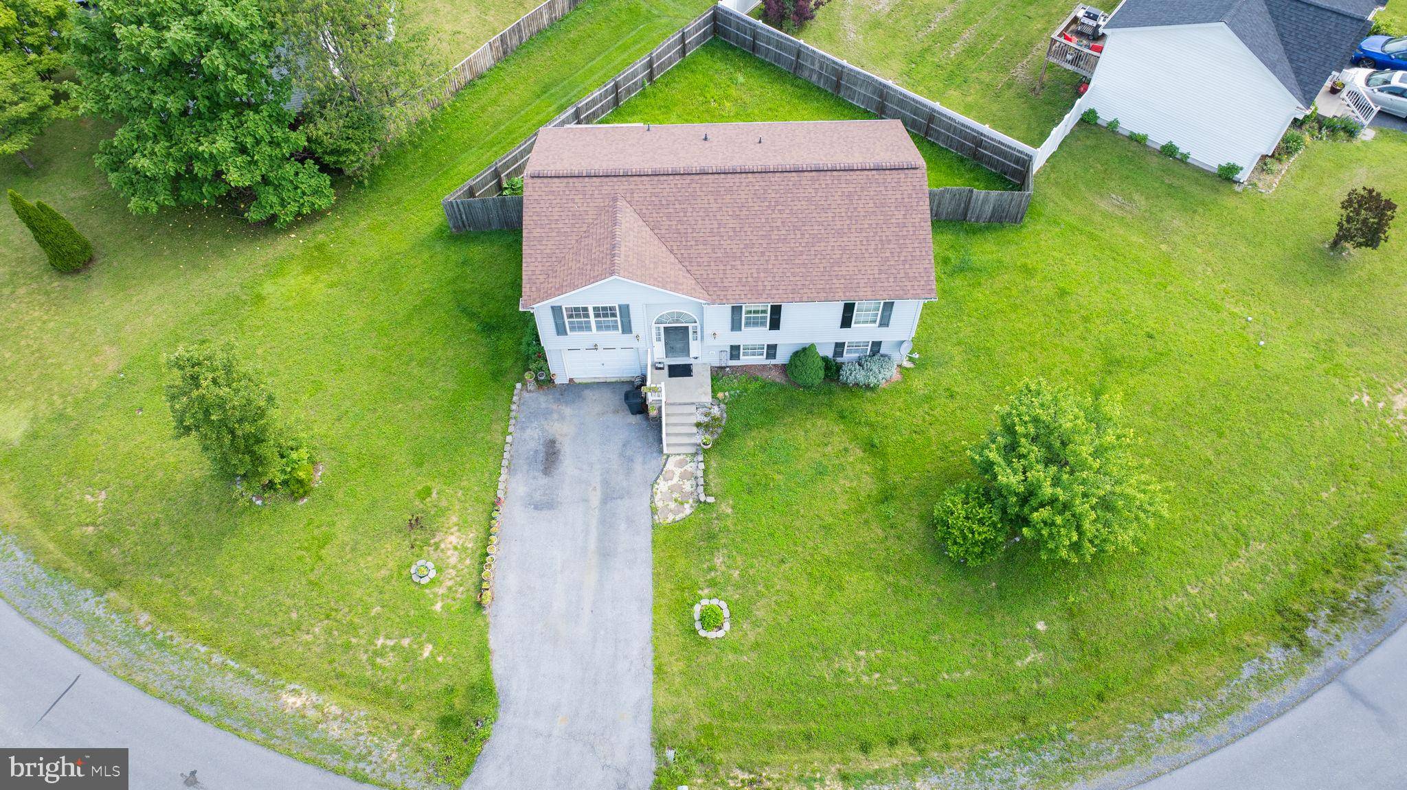 Inwood, WV 25428,292 THOREAU DR
