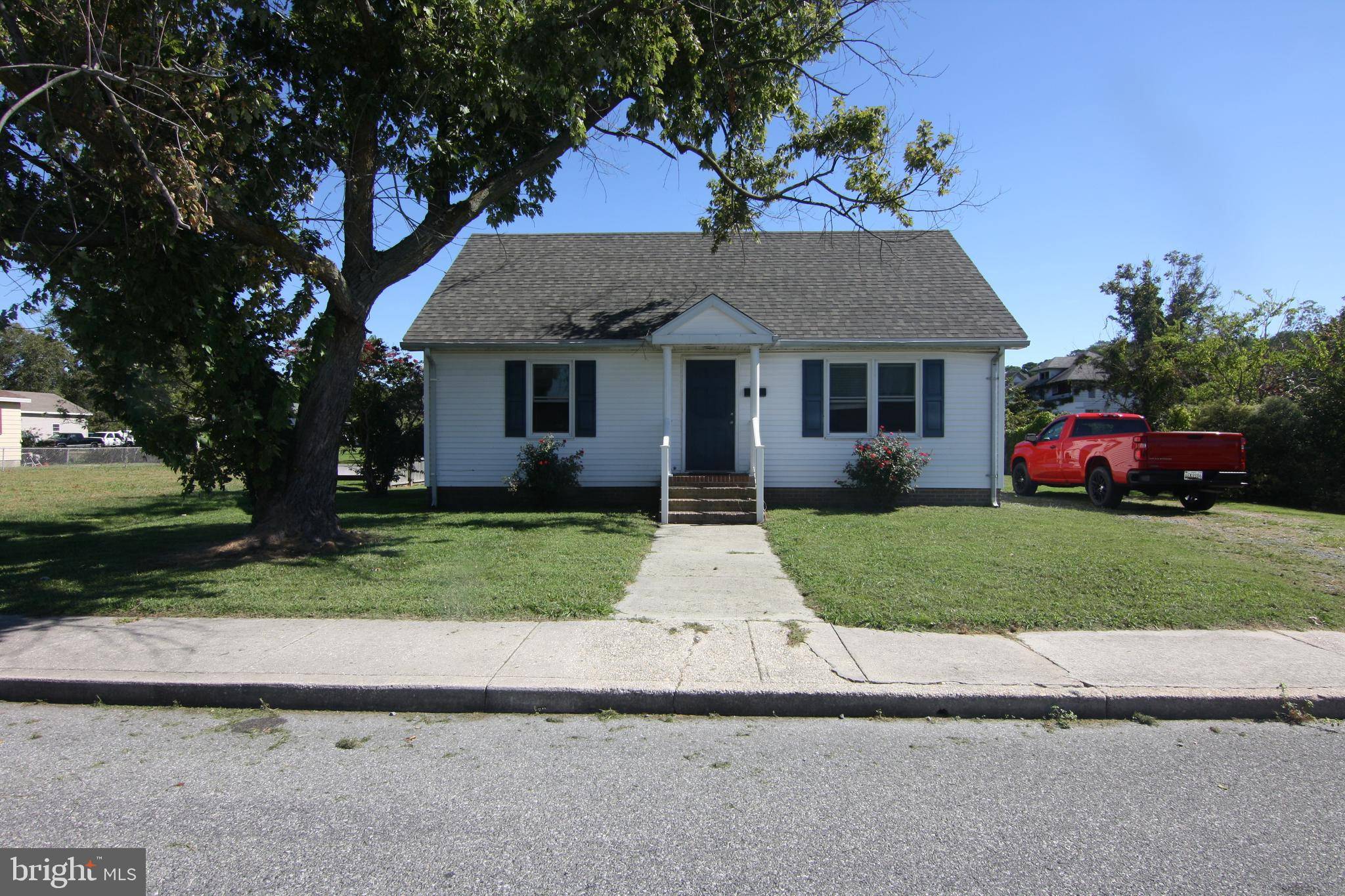 Crisfield, MD 21817,113 2ND ST