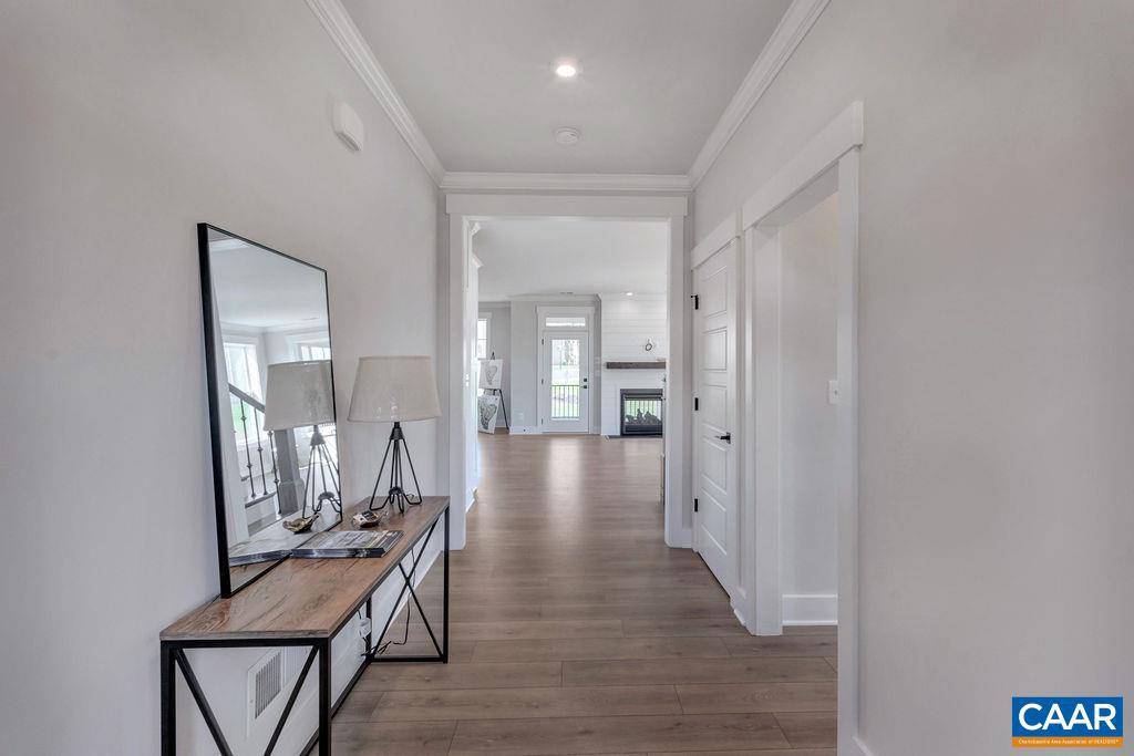 Charlottesville, VA 22901,52 FARROW DR