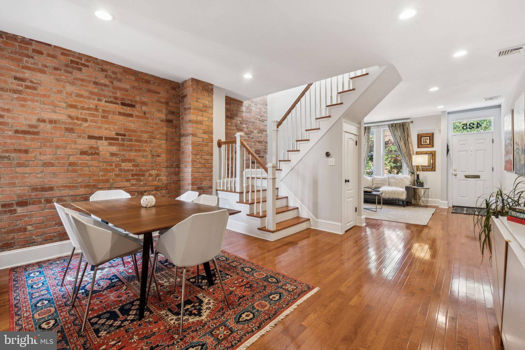 Washington, DC 20003,425 16TH ST SE