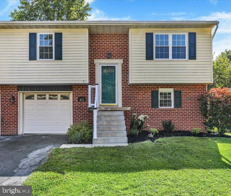 Lititz, PA 17543,483 CROSSWINDS DR