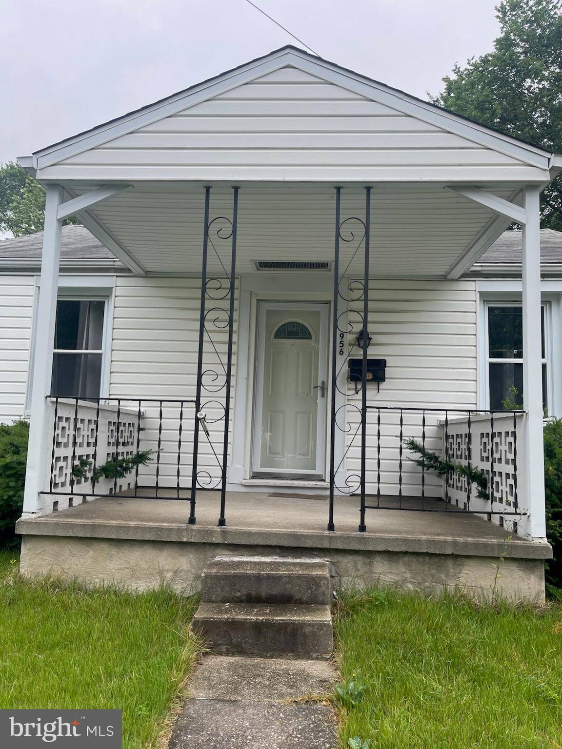 Baltimore, MD 21221,956 RENFREW ST