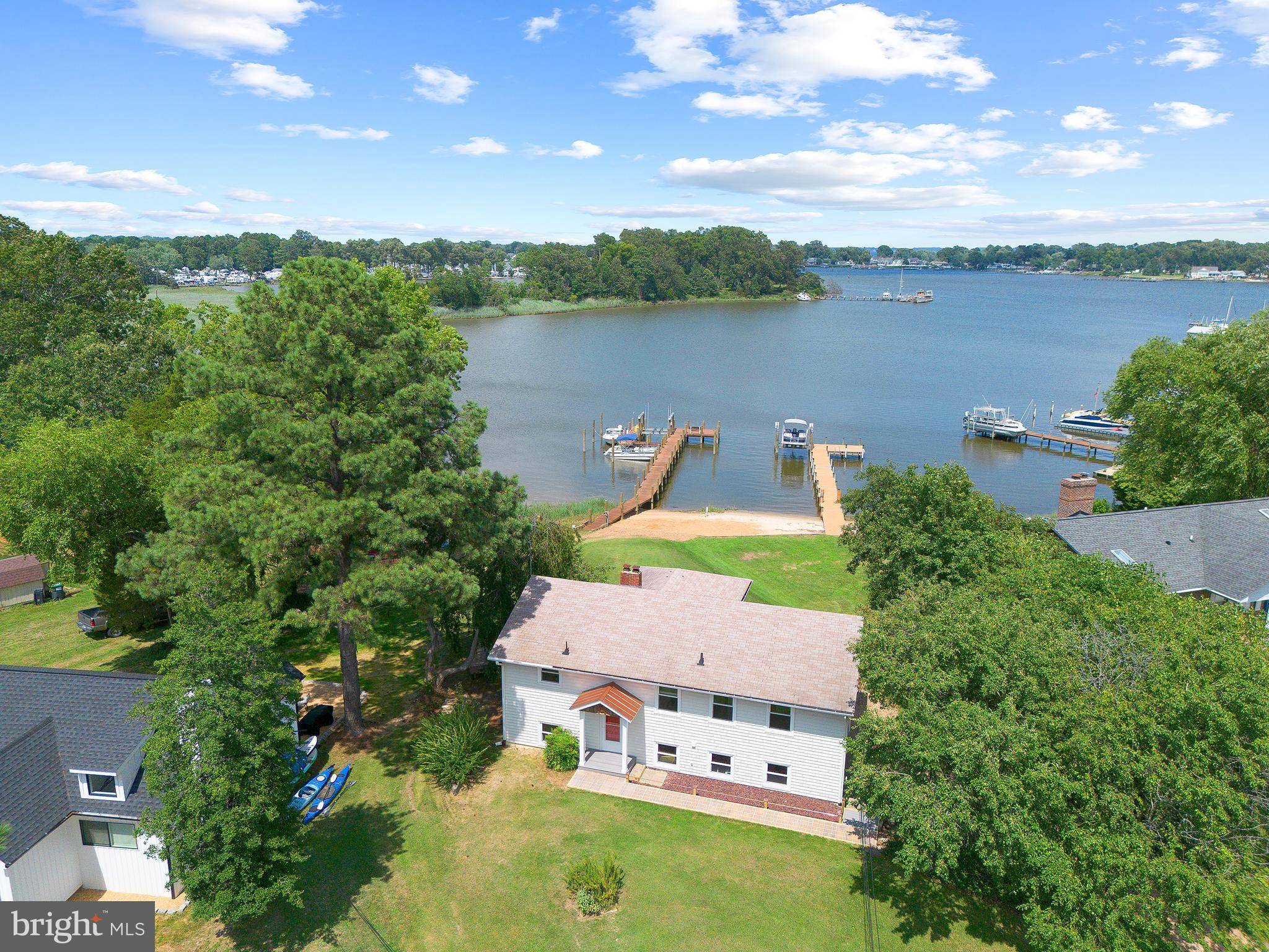 Colonial Beach, VA 22443,19 AVALON RD