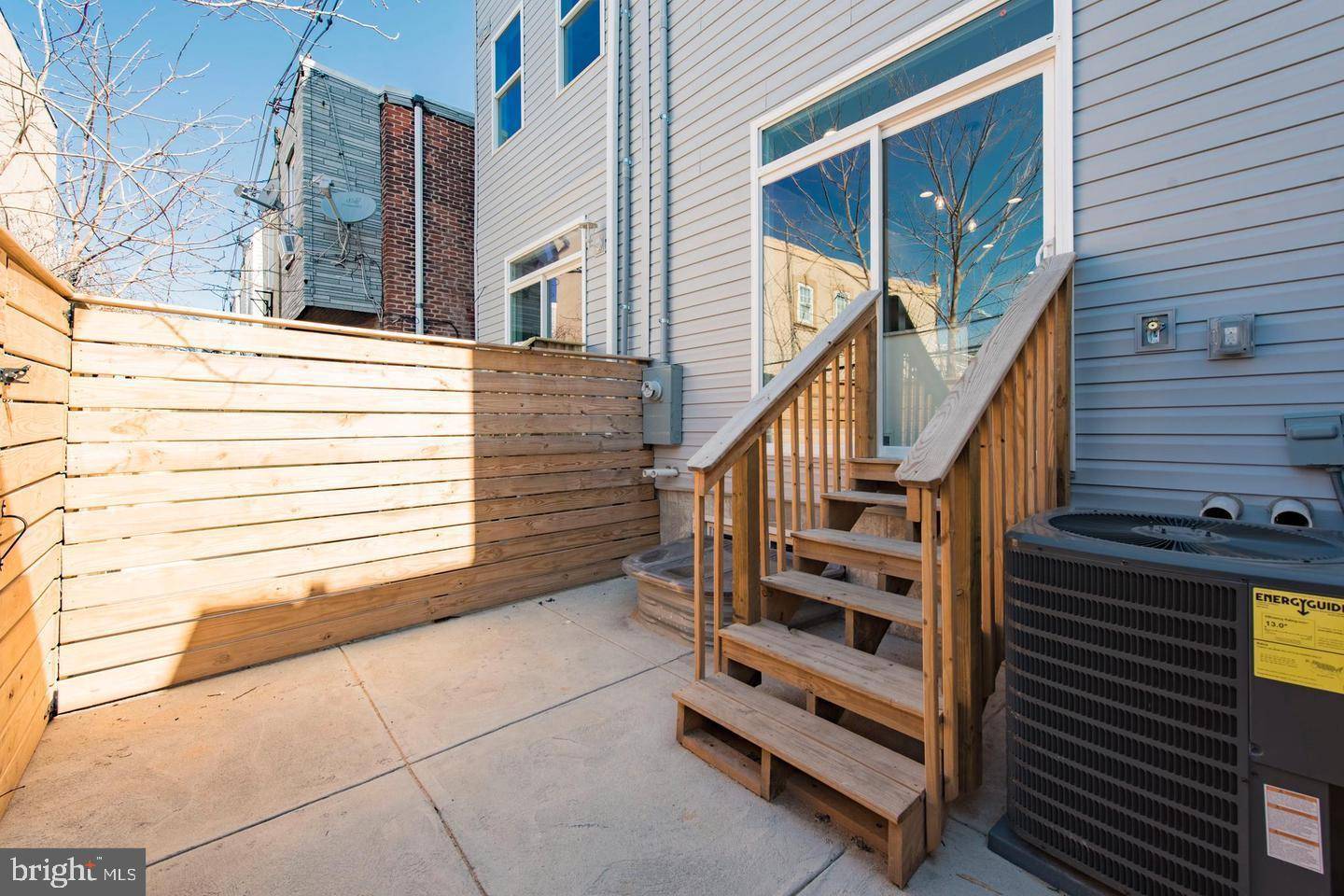 Philadelphia, PA 19134,2264 E CAMBRIA ST