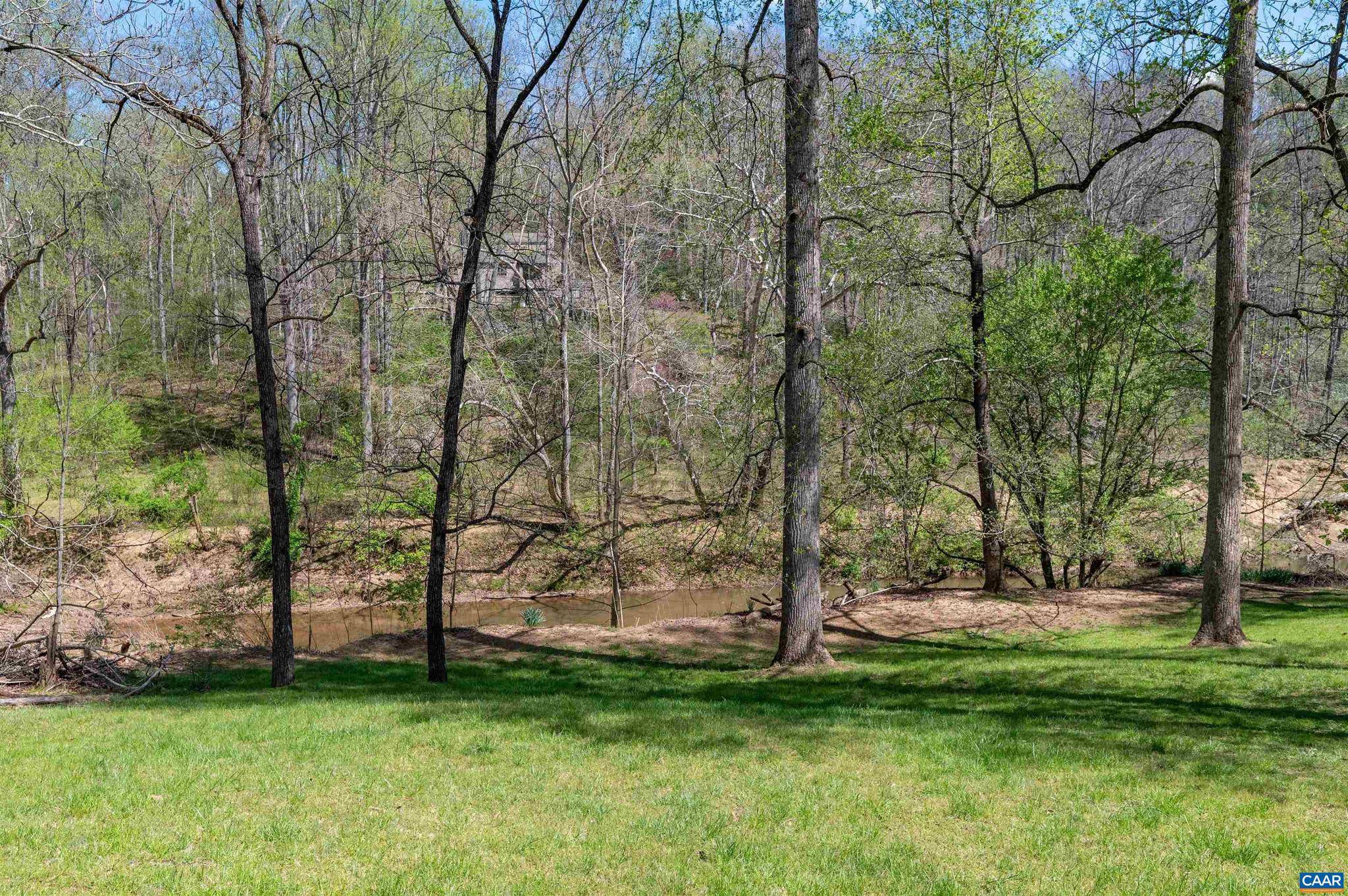 Charlottesville, VA 22901,2415 FROG ROCK LN