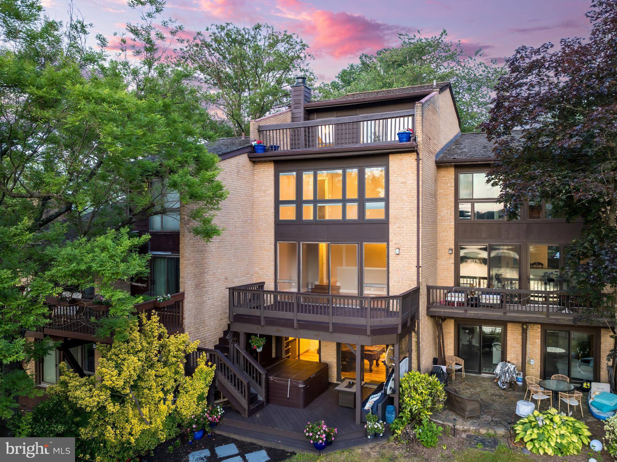 Reston, VA 20191,2003 LAKEBREEZE WAY