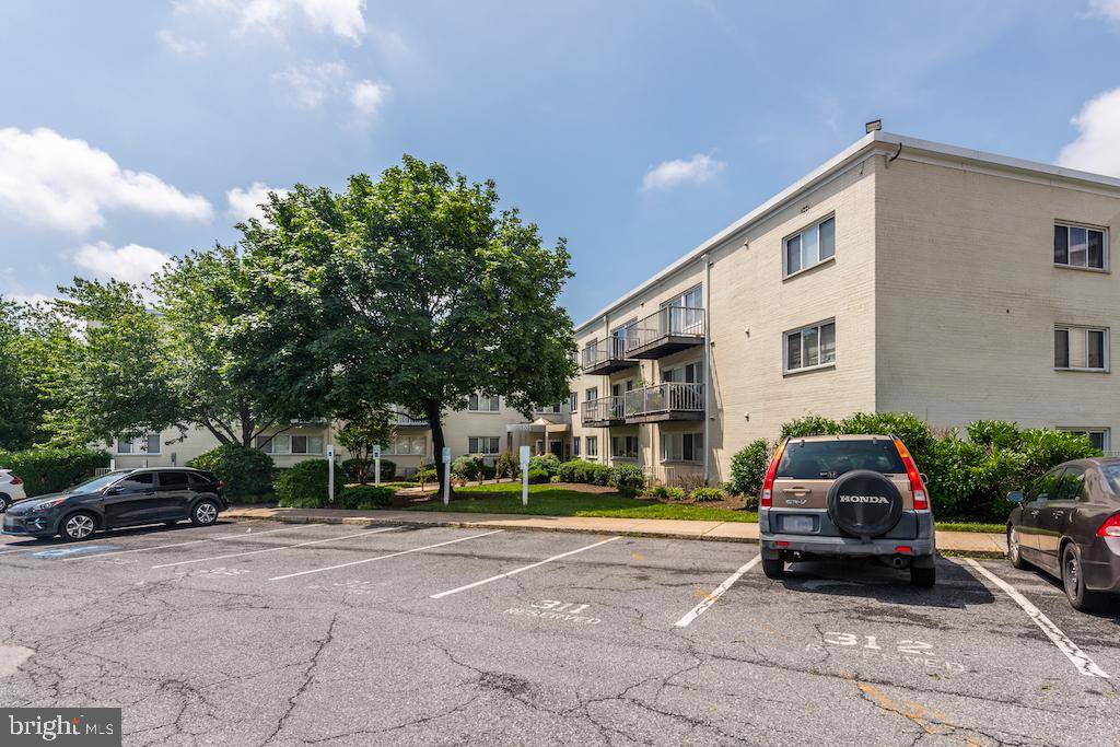 Hyattsville, MD 20782,1005 CHILLUM RD #310