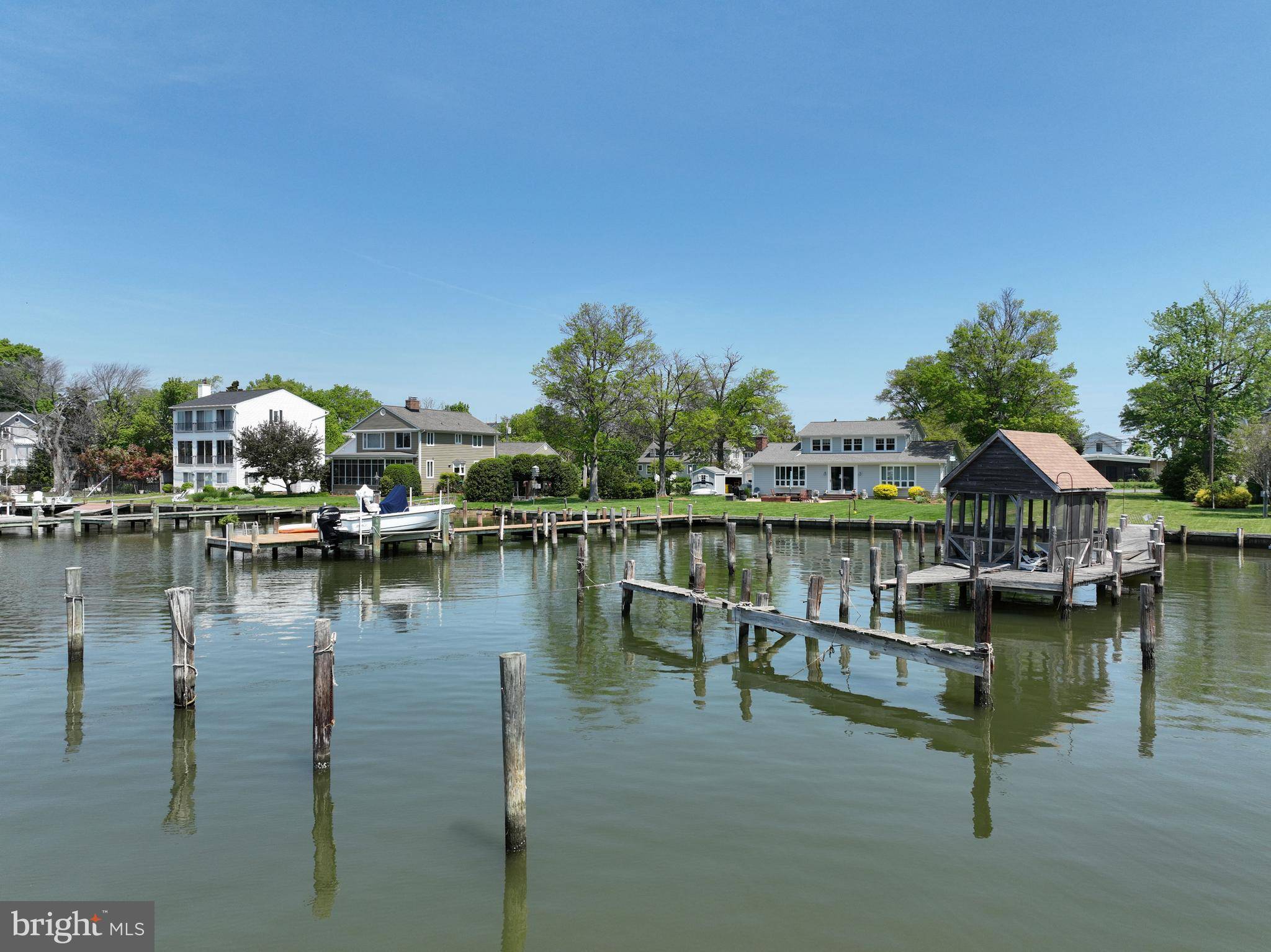 Annapolis, MD 21403,48 E LAKE DR