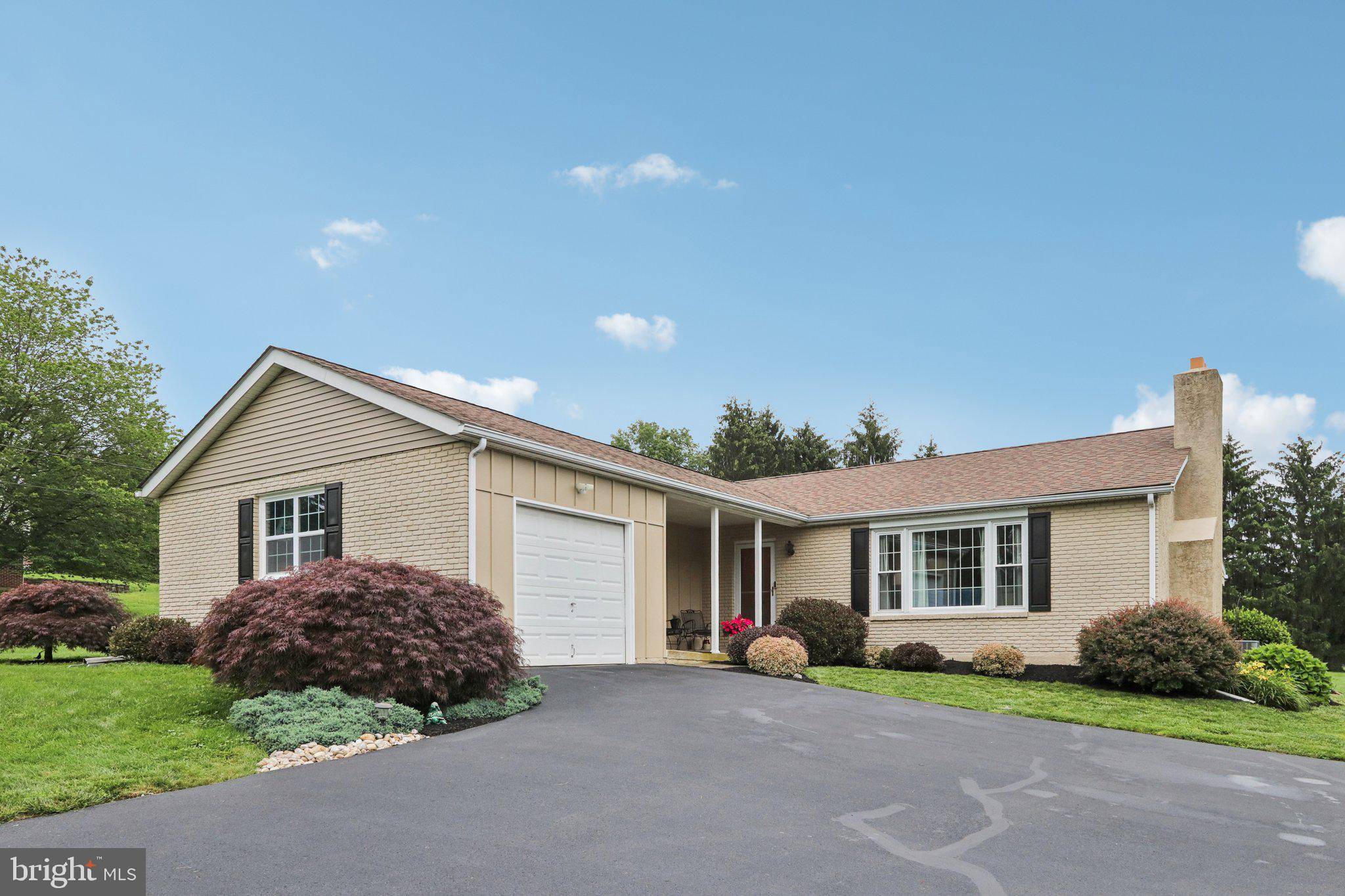 Perkasie, PA 18944,611 HILLCREST DR