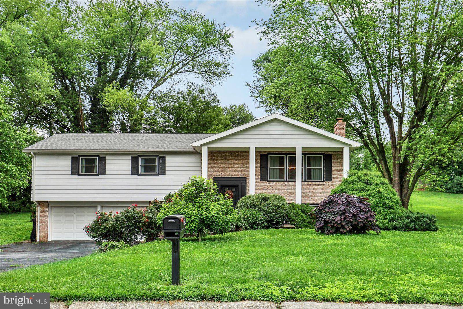 York, PA 17402,301 N LYNBROOK DR N