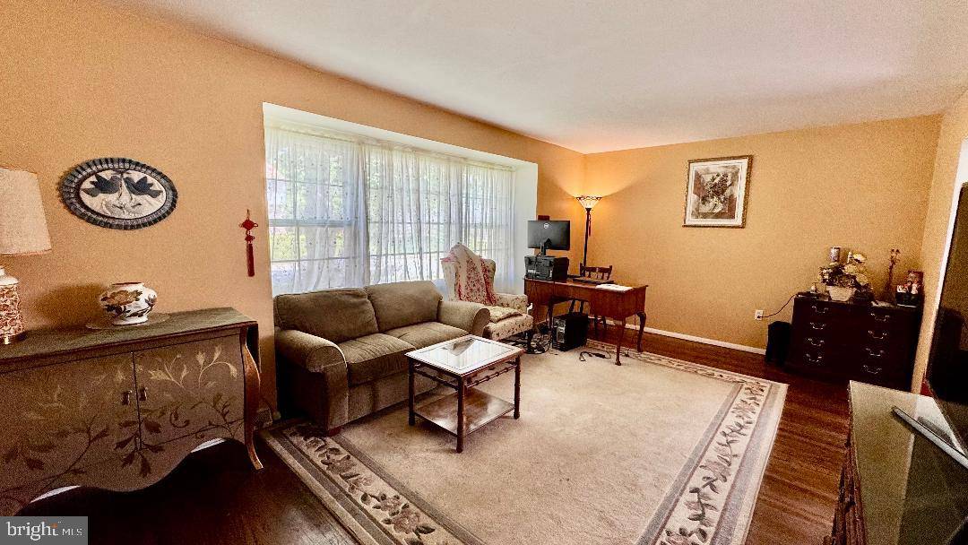 Newark, DE 19711,302 VASSAR DR